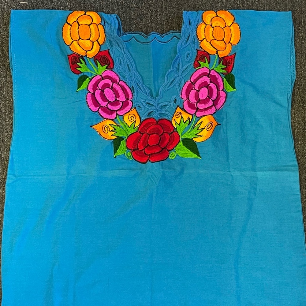 Blusas Bordadas Hecho En México, Embroidered Blouses Made In Mexico